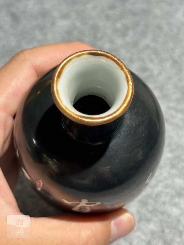 清康熙 墨地留白诗文梅瓶 - 图8